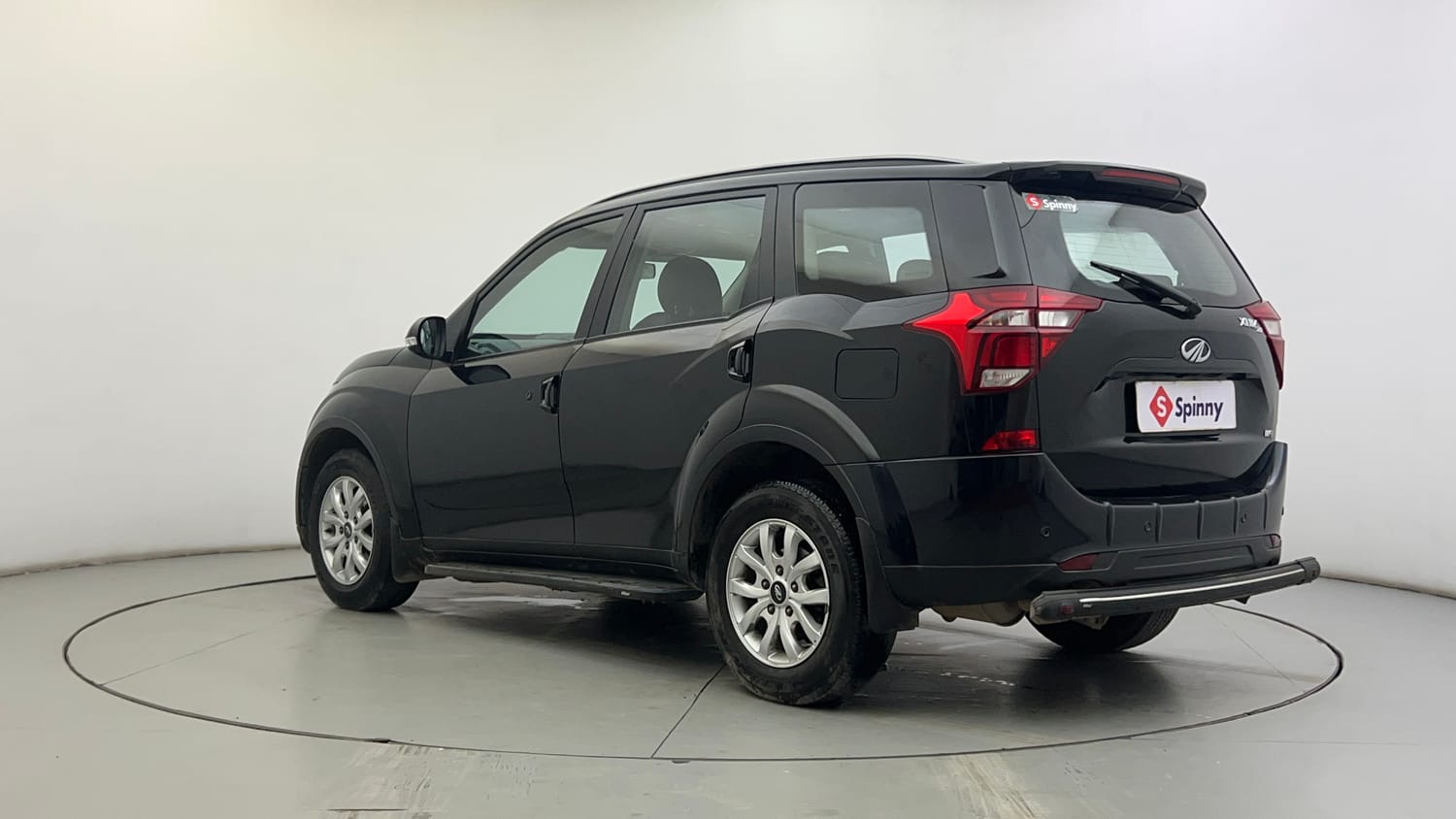 Used 2021 Mahindra XUV500 W9 Diesel Manual exterior LEFT REAR CORNER VIEW
