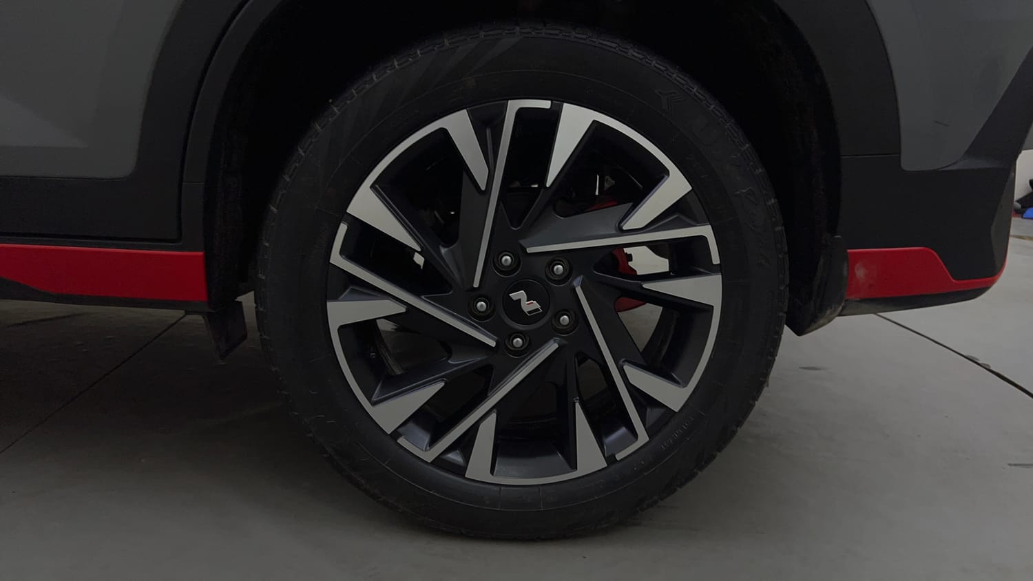Used 2025 Hyundai Creta N-Line N10 1.5 Turbo MT Dual Tone Petrol Manual tyres LEFT REAR TYRE RIM VIEW
