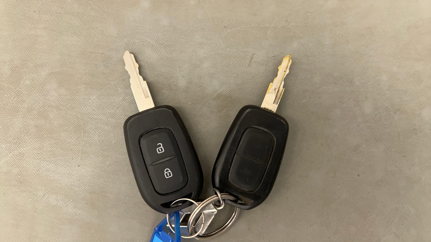 Used 2016 Renault Kwid RXT Opt Petrol Manual extra CAR KEY VIEW