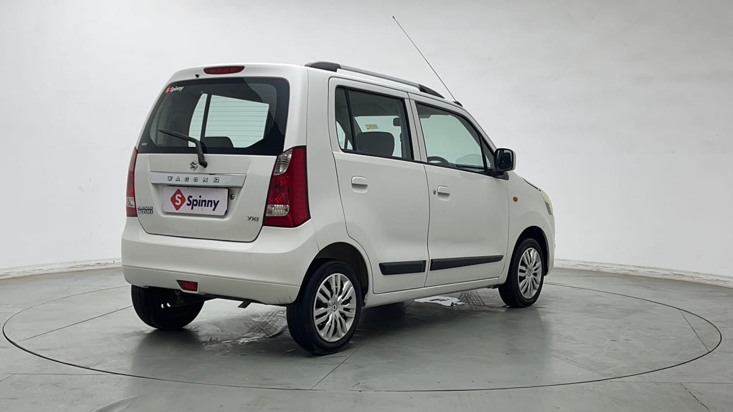 Used 2015 Maruti Suzuki Wagon R 1.0 VXI AMT Petrol Automatic exterior RIGHT REAR CORNER VIEW