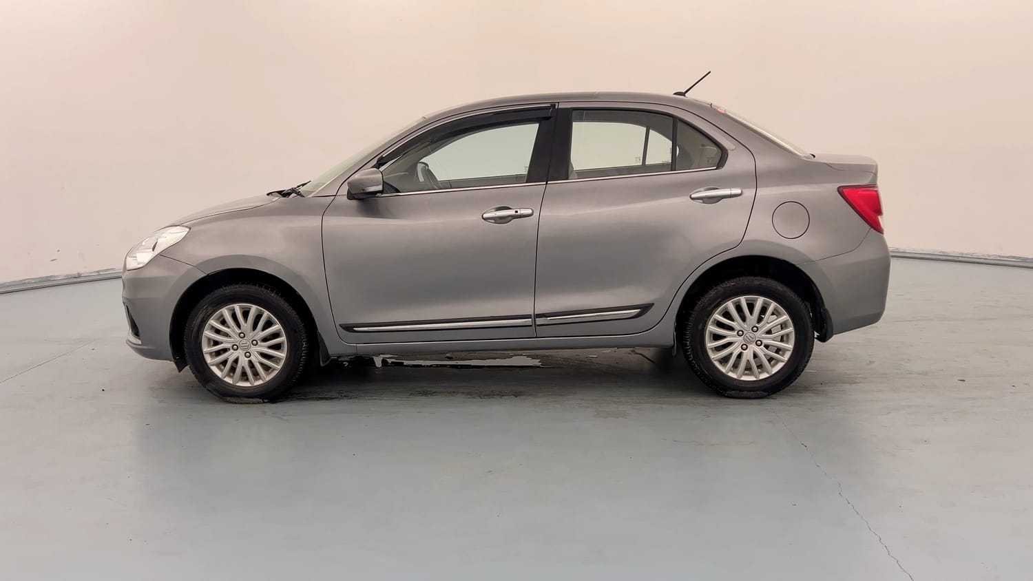 Used 2020 Maruti Suzuki Dzire ZXi Petrol Manual exterior LEFT SIDE VIEW