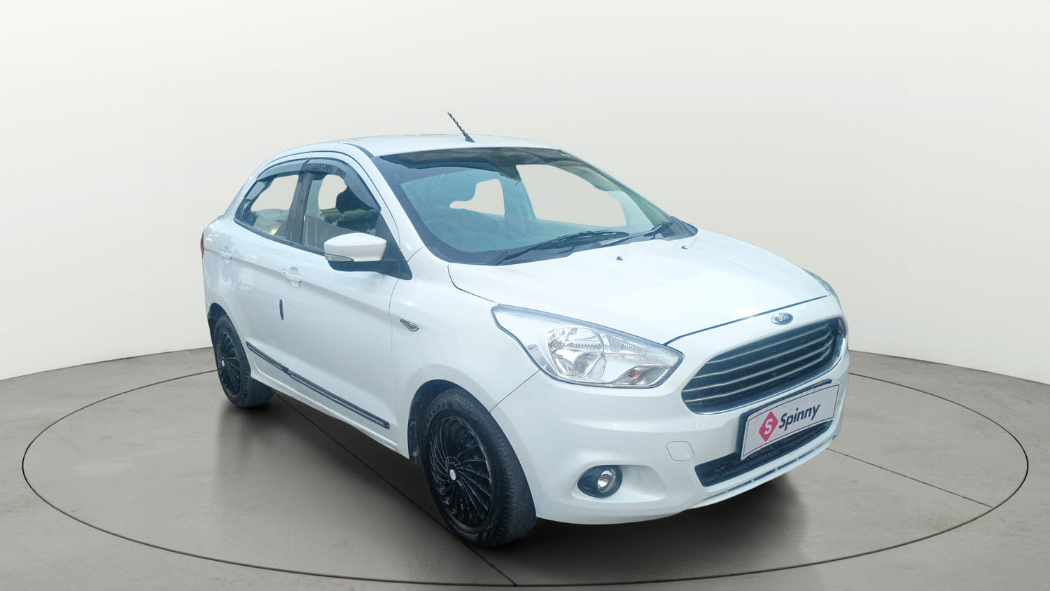 Used 2016 Ford Figo Aspire Trend 1.5 TDCi Diesel Manual exterior RIGHT FRONT CORNER VIEW