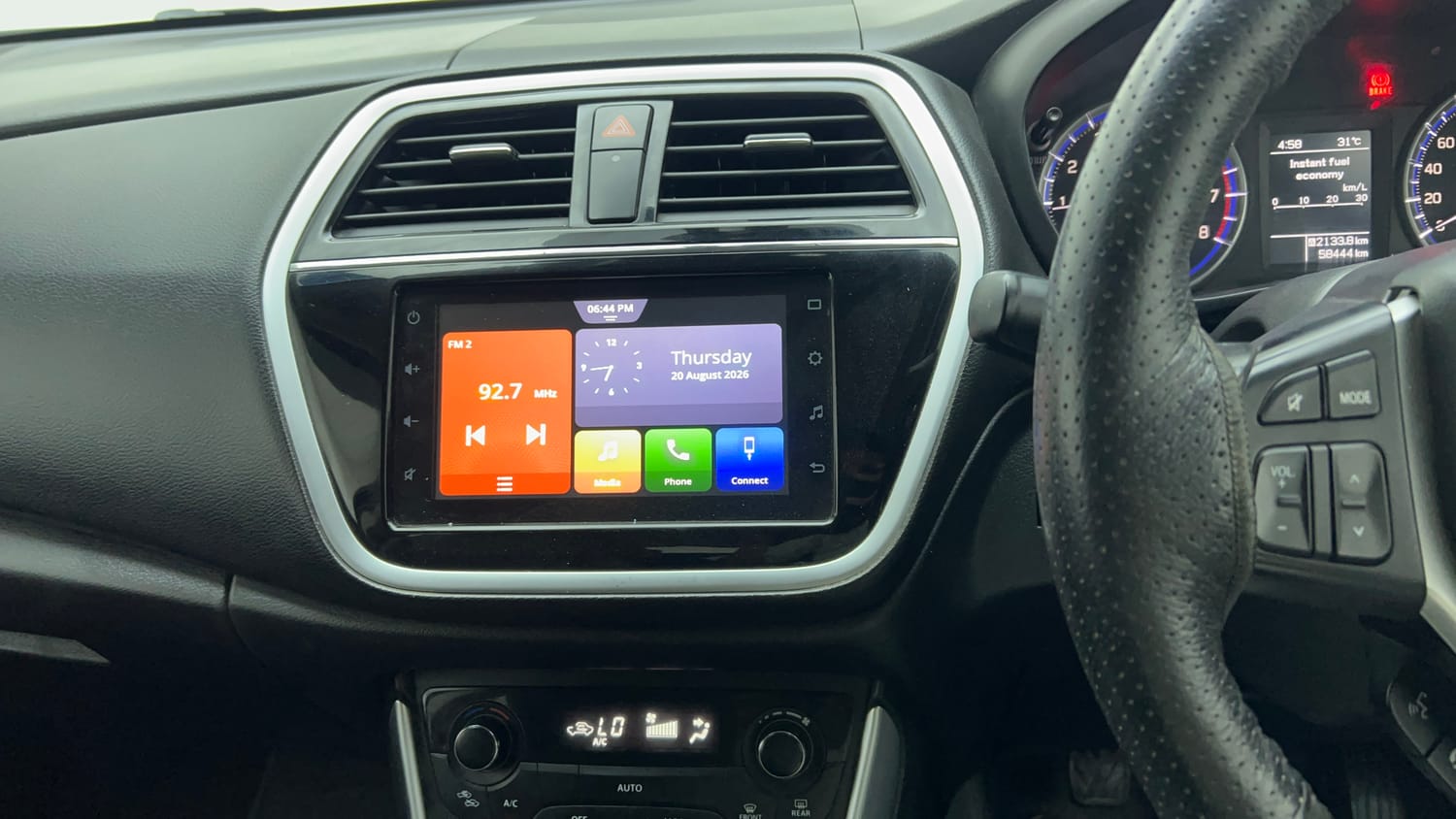 Used 2020 Maruti Suzuki S-Cross Alpha Petrol Manual top_features Touch screen infotainment system