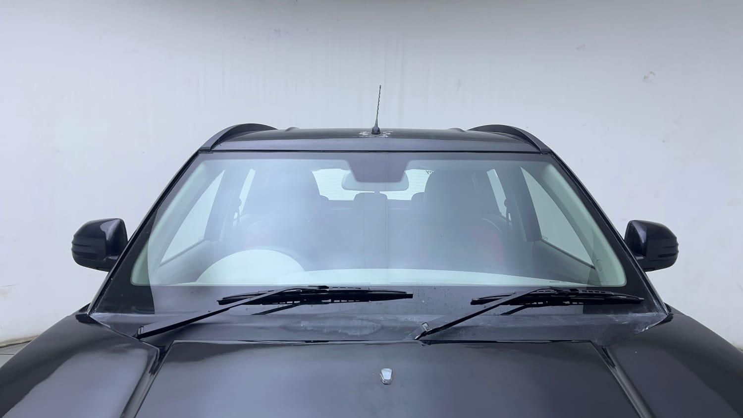 Used 2017 Mahindra KUV100 K6+ 5 STR Petrol Manual exterior FRONT WINDSHIELD VIEW