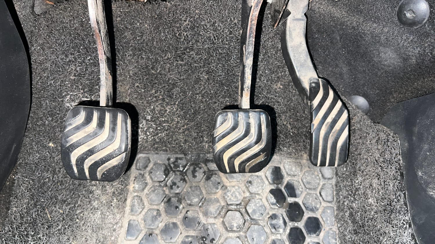 Used 2022 Nissan Magnite XE Petrol Manual interior PEDALS VIEW