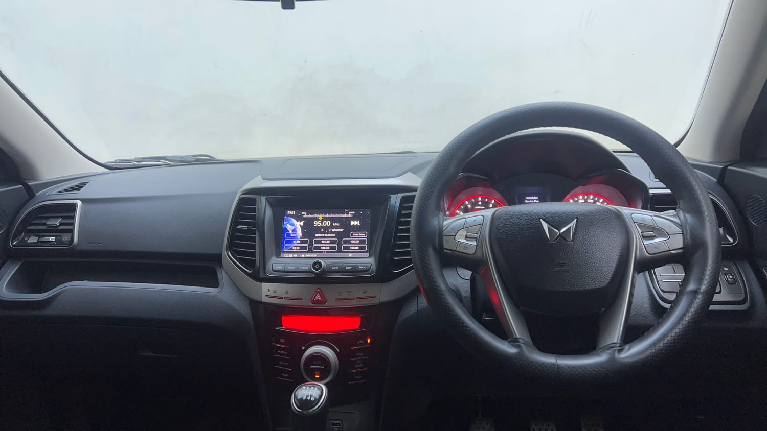 Used 2023 Mahindra XUV 300 W8 1.2 Petrol Petrol Manual interior DASHBOARD VIEW