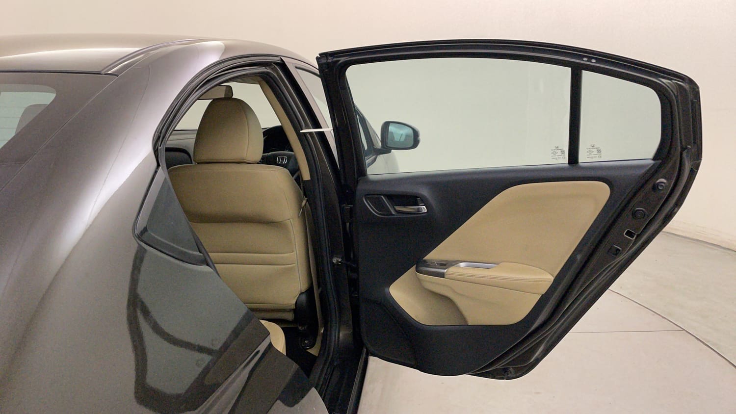 Used 2016 Honda City VX Petrol Manual interior RIGHT REAR DOOR OPEN VIEW