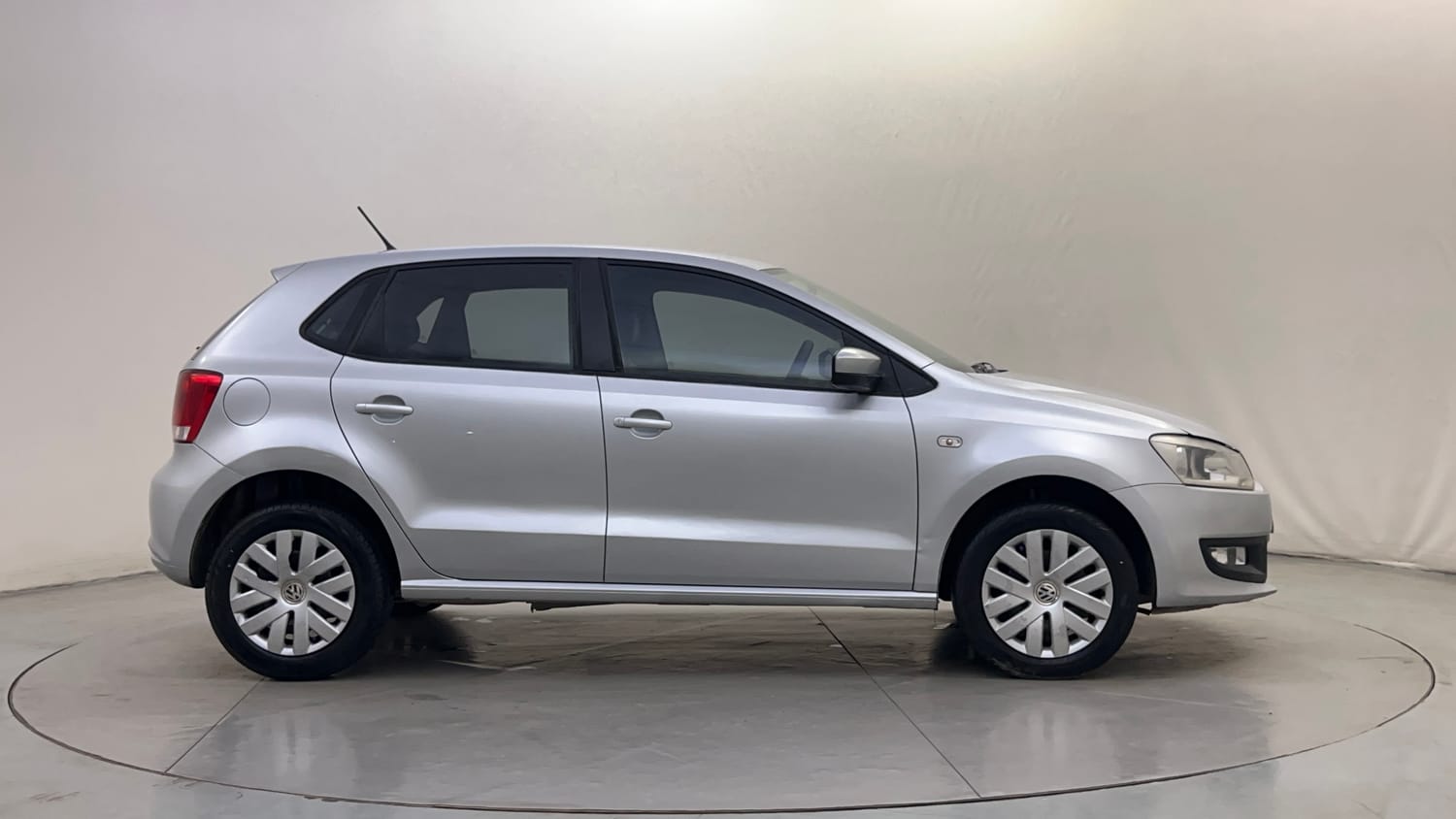 Used 2014 Volkswagen Polo Comfortline 1.2L (P) Petrol Manual exterior RIGHT SIDE VIEW