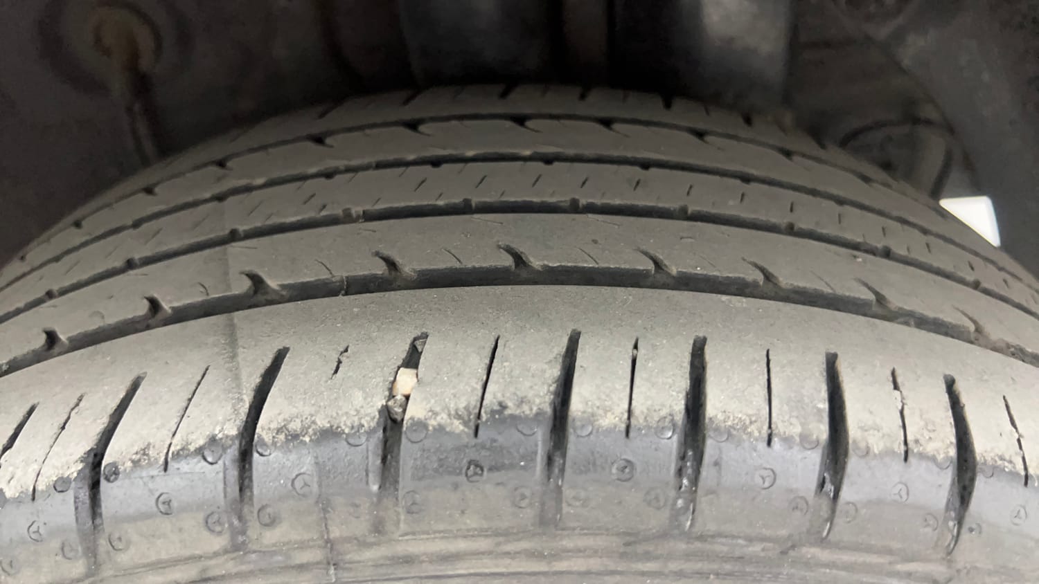 Used 2015 Hyundai Elite i20 Asta 1.2 Petrol Manual tyres LEFT REAR TYRE TREAD VIEW