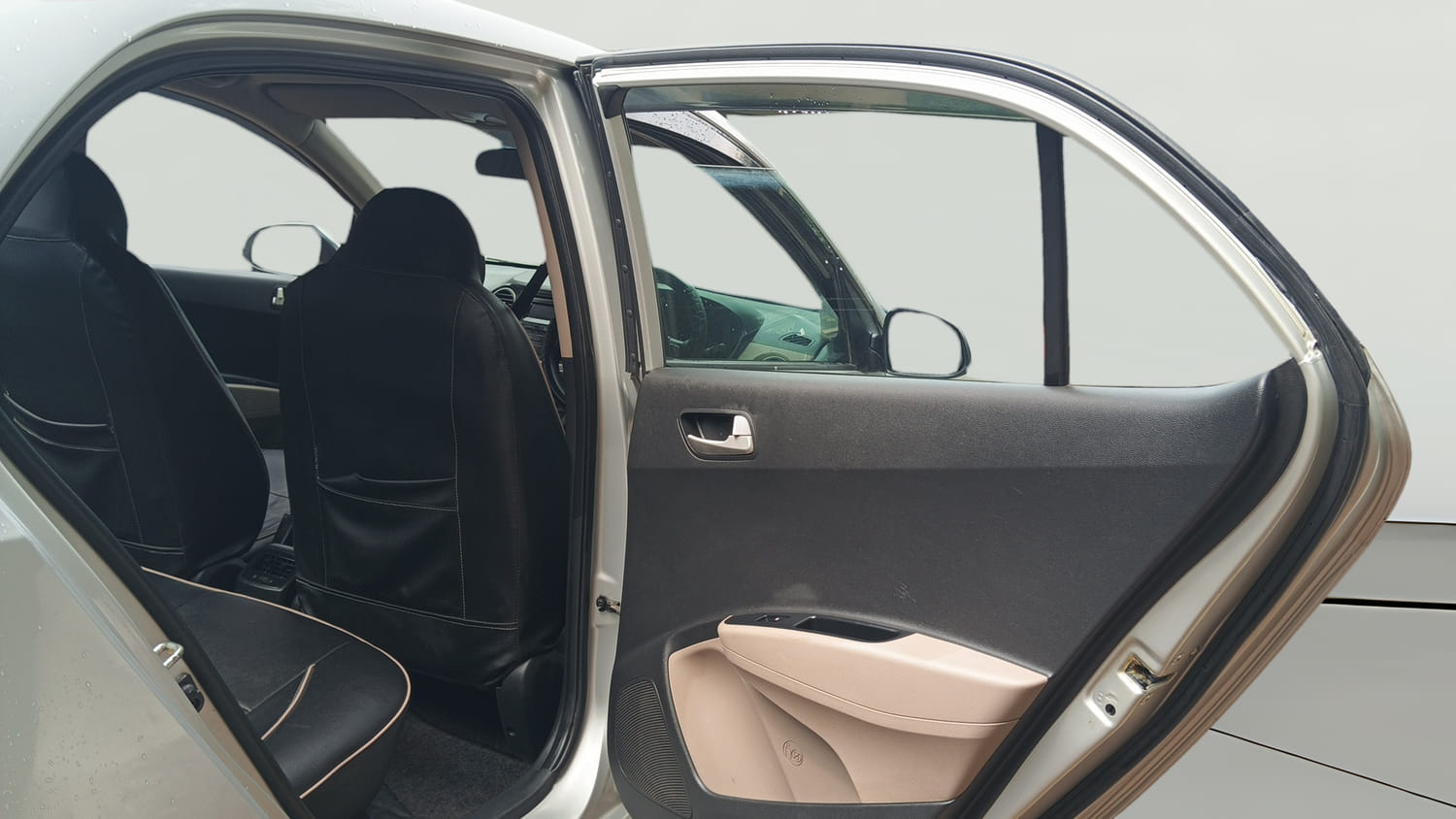 Used 2015 Hyundai Xcent S 1.2 (O) Petrol Manual interior RIGHT REAR DOOR OPEN VIEW