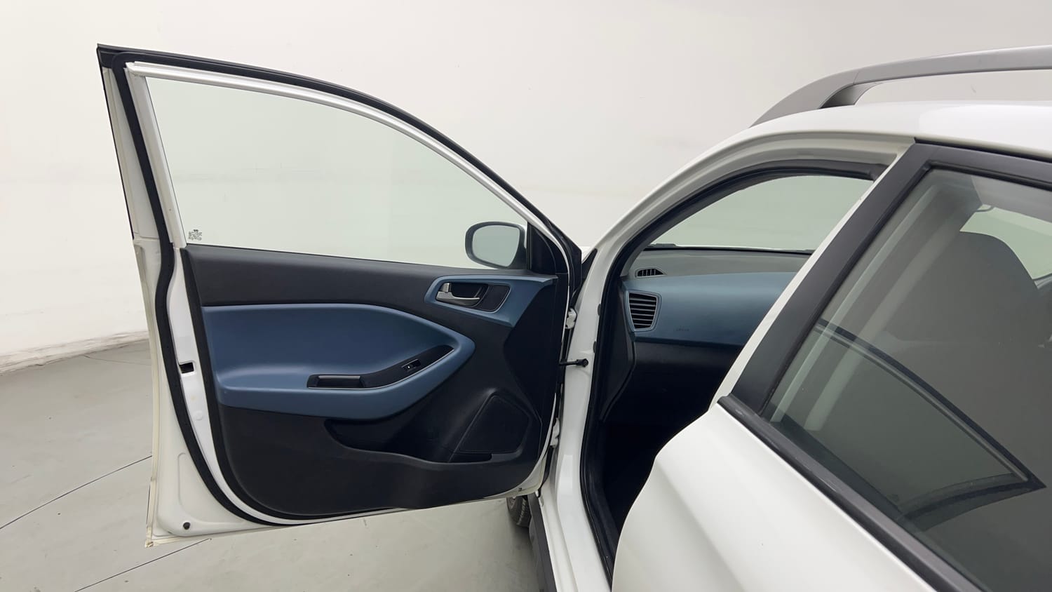 Used 2016 Hyundai i20 Active 1.2 SX Petrol Manual interior LEFT FRONT DOOR OPEN VIEW