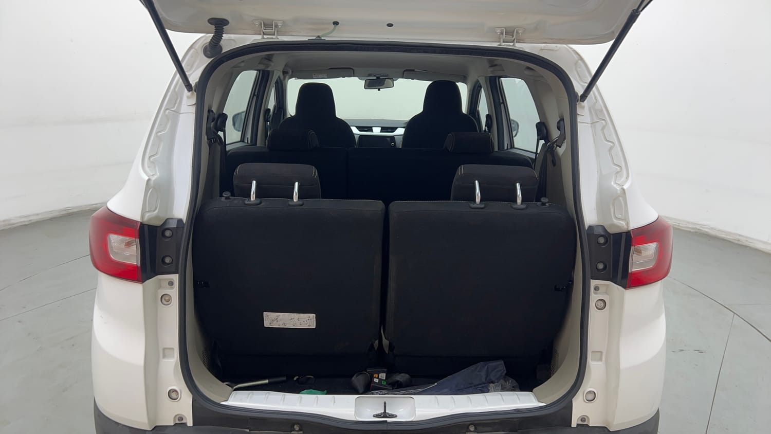 Used 2022 Renault Triber RXZ Petrol Automatic interior DICKY INSIDE VIEW