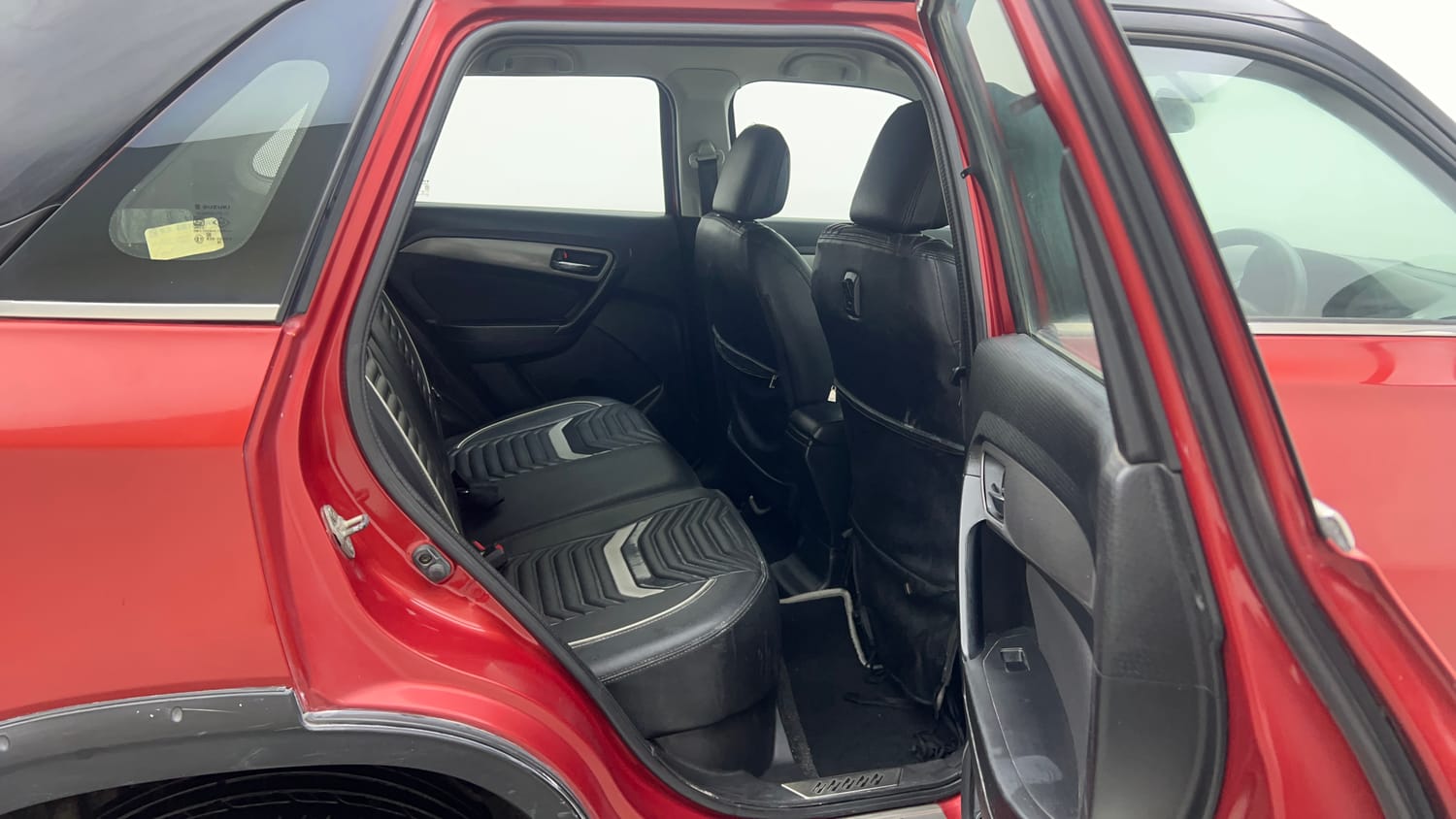 Used 2018 Maruti Suzuki Vitara Brezza [2016-2020] VDi Diesel Manual interior RIGHT SIDE REAR DOOR CABIN VIEW
