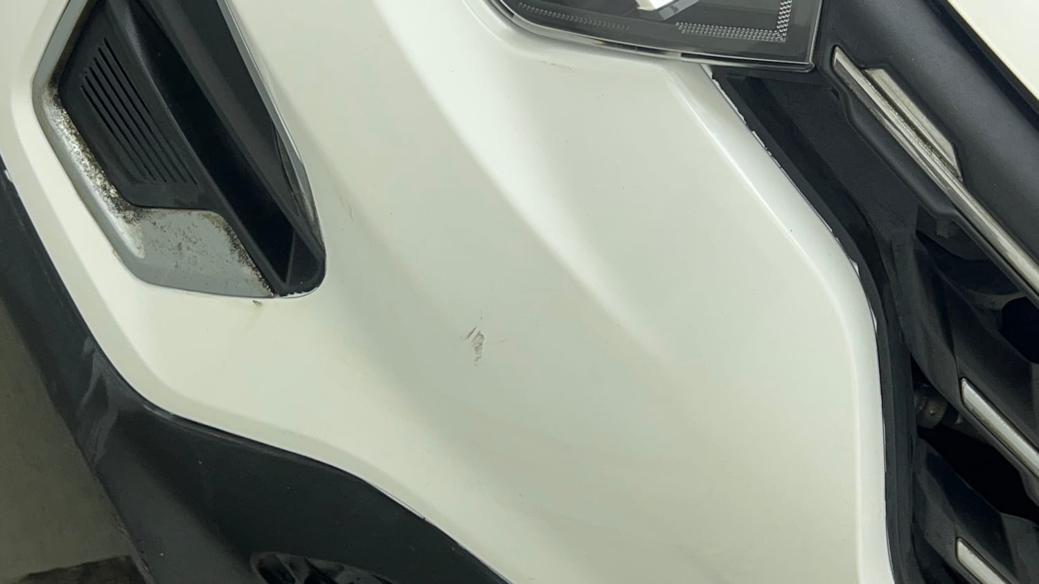 Used 2022 Renault Triber RXZ Petrol Automatic dents MINOR SCRATCH