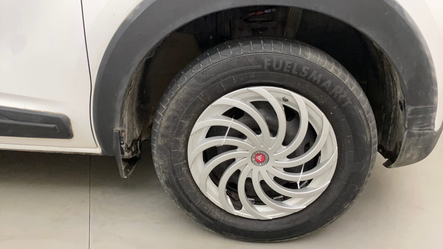 Used 2021 Renault Triber RXE Petrol Manual tyres RIGHT FRONT TYRE RIM VIEW