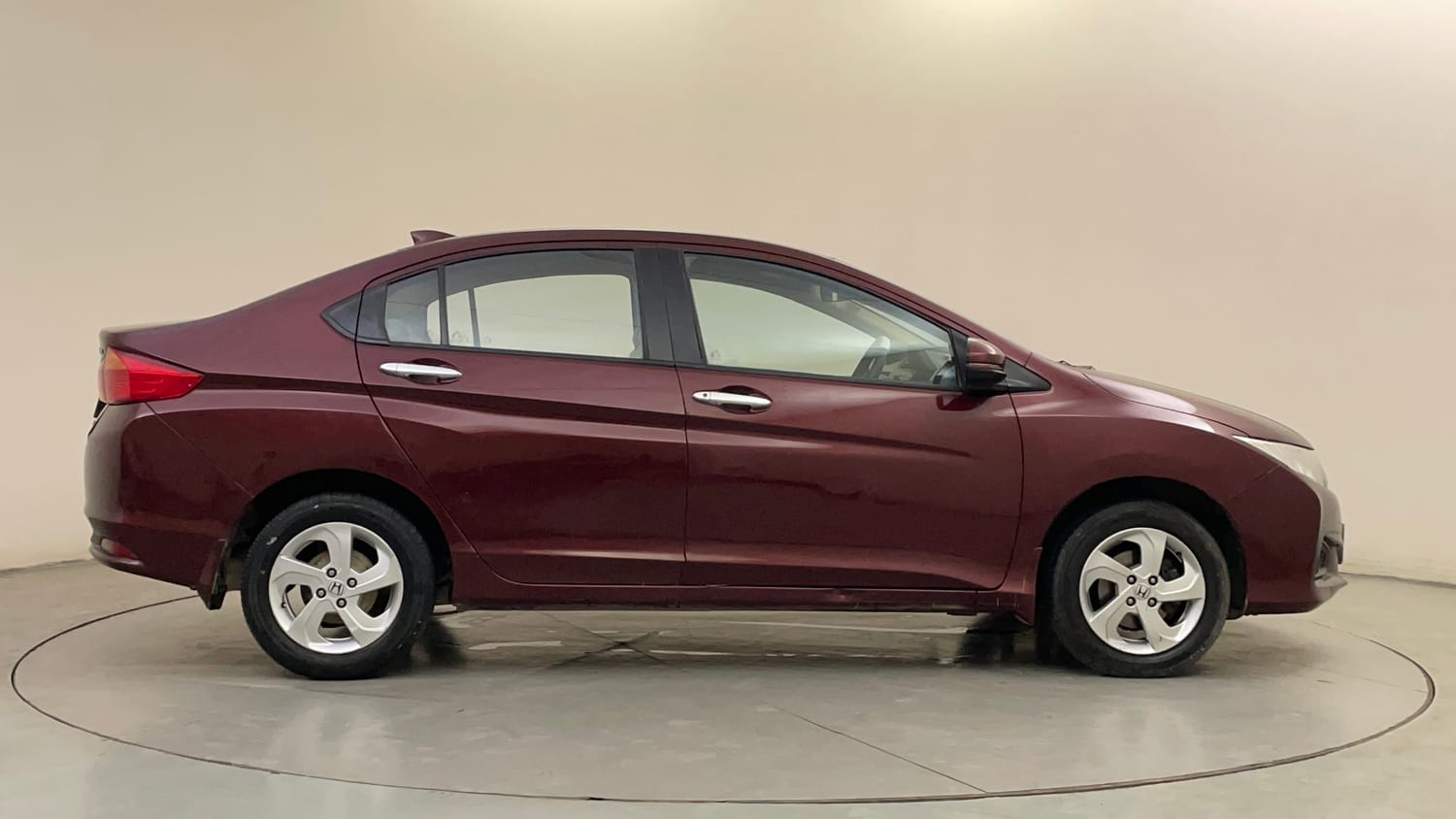 Used 2014 Honda City V Diesel Diesel Manual exterior RIGHT SIDE VIEW