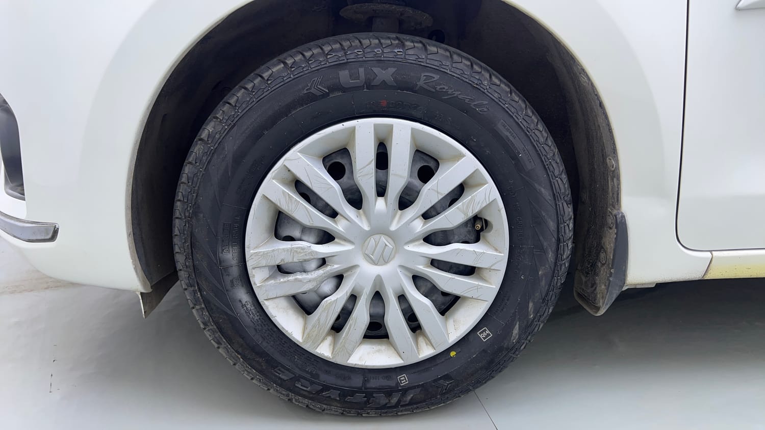 Used 2017 Maruti Suzuki Dzire VXi AMT Petrol Automatic tyres LEFT FRONT TYRE RIM VIEW