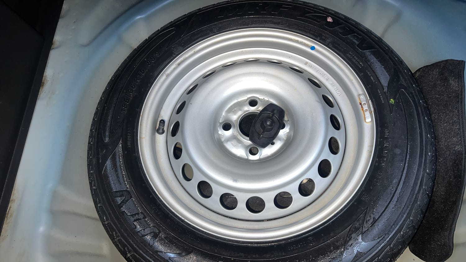 Used 2017 Maruti Suzuki Baleno Sigma 1.2 Petrol Manual tyres SPARE TYRE VIEW