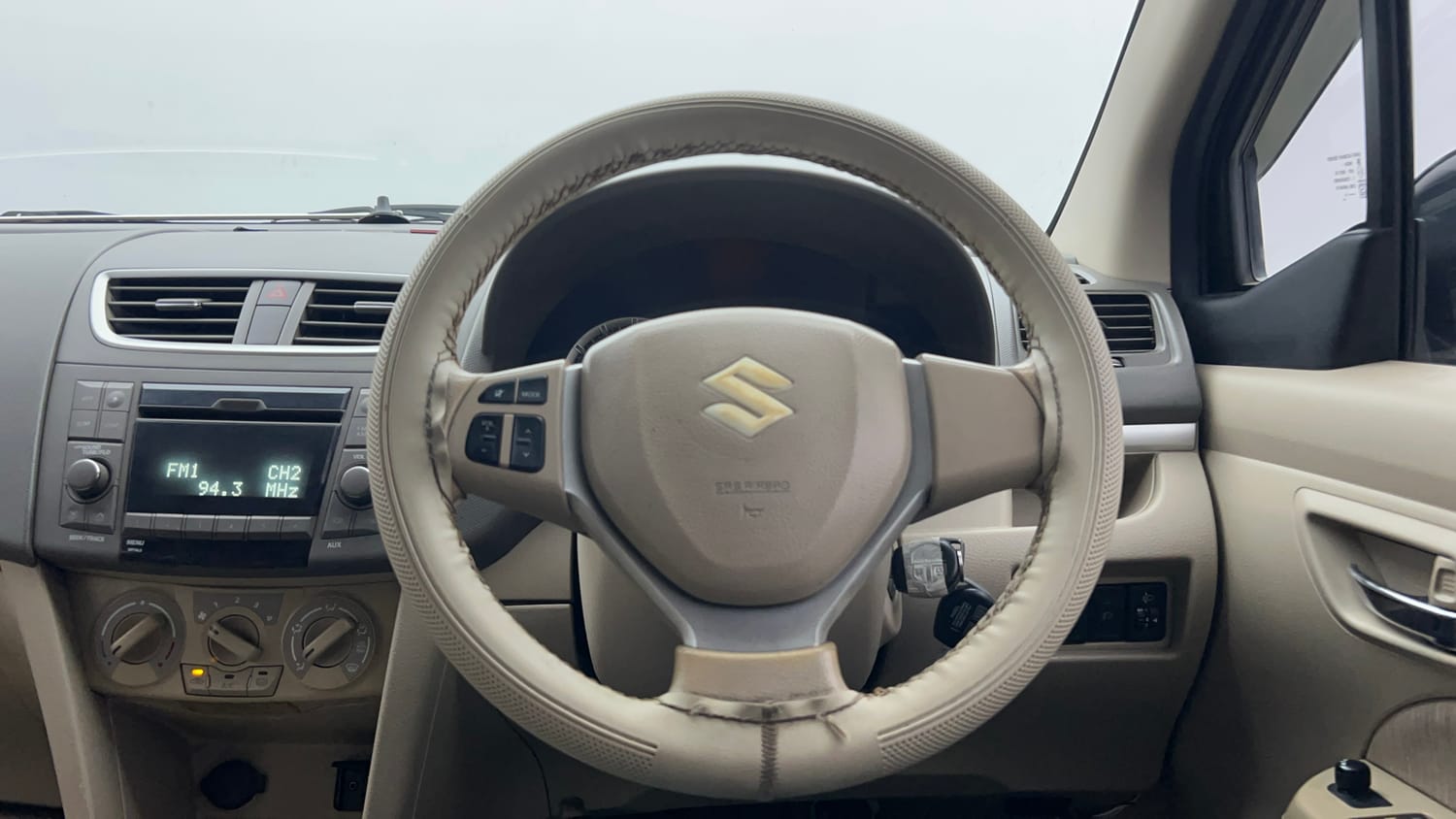 Used 2014 Maruti Suzuki Ertiga ZXi Petrol Manual interior STEERING VIEW