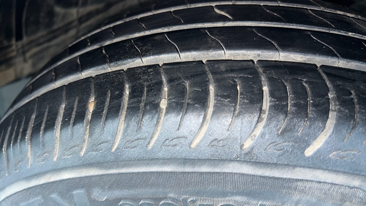Used 2021 Maruti Suzuki Baleno Sigma Petrol Manual tyres RIGHT FRONT TYRE TREAD VIEW