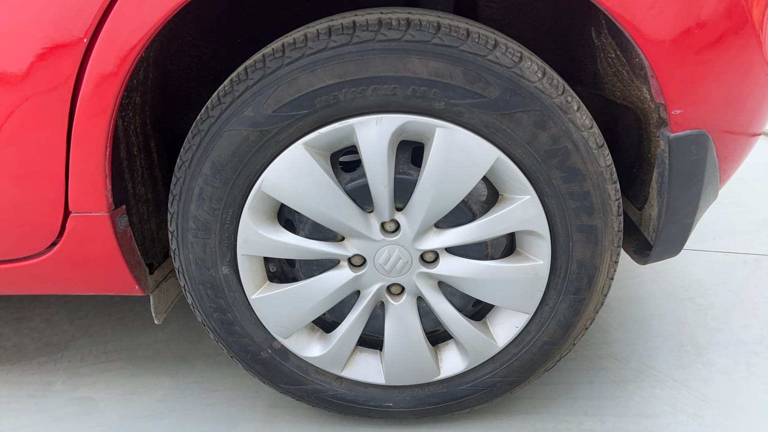 Used 2016 Maruti Suzuki Baleno Delta 1.2 AT Petrol Automatic tyres LEFT REAR TYRE RIM VIEW
