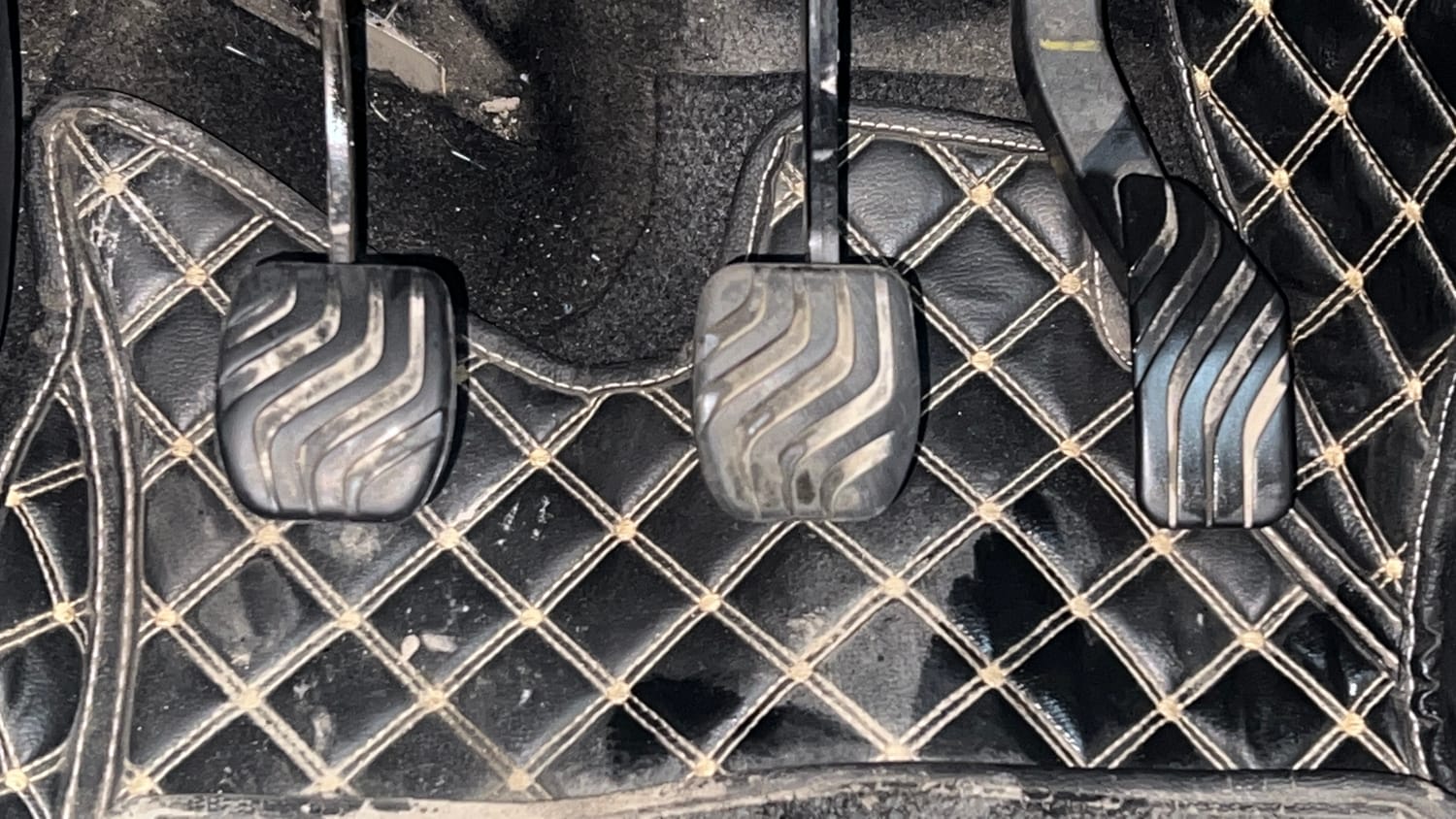 Used 2021 Nissan Magnite XL Petrol Manual interior PEDALS VIEW