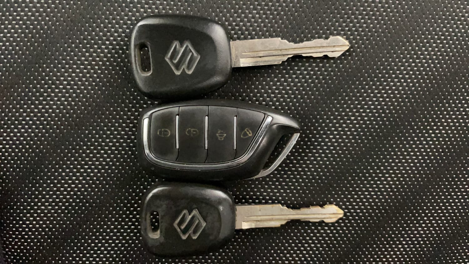 Used 2019 Maruti Suzuki Swift LXi Petrol Manual extra CAR KEY VIEW