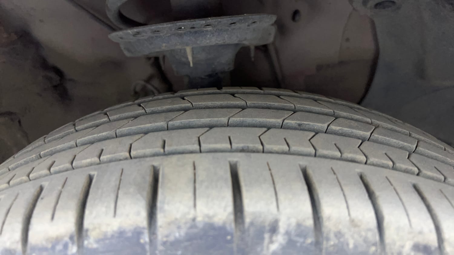 Used 2017 Hyundai Elite i20 Asta 1.2 Petrol Manual tyres RIGHT FRONT TYRE TREAD VIEW