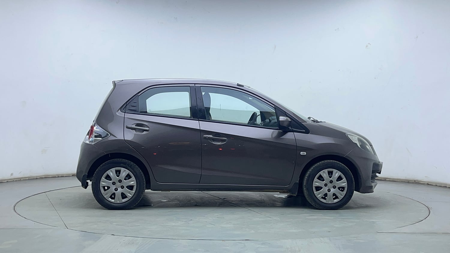 Used 2013 Honda Brio S(O)MT Petrol Manual exterior RIGHT SIDE VIEW