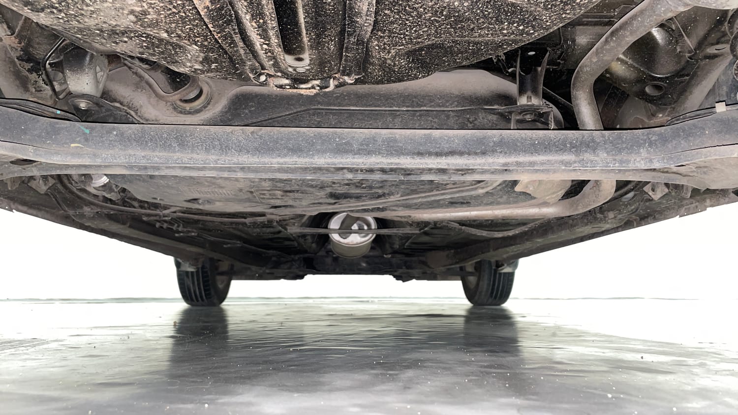 Used 2019 Maruti Suzuki Swift ZXi AMT Petrol Automatic extra REAR UNDERBODY VIEW (TAKEN FROM REAR)