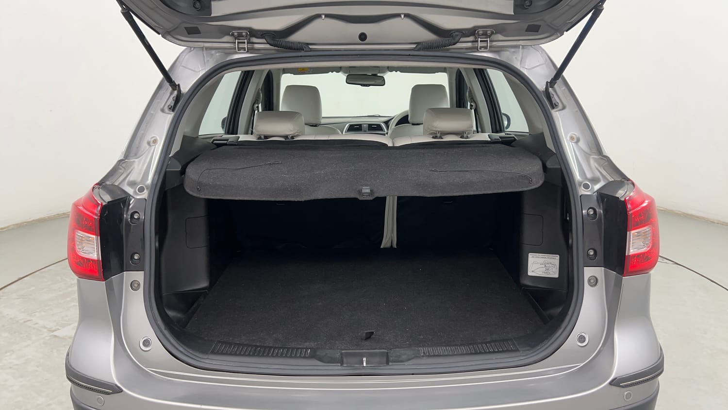 Used 2022 Maruti Suzuki S-Cross Alpha AT Petrol Automatic interior DICKY INSIDE VIEW