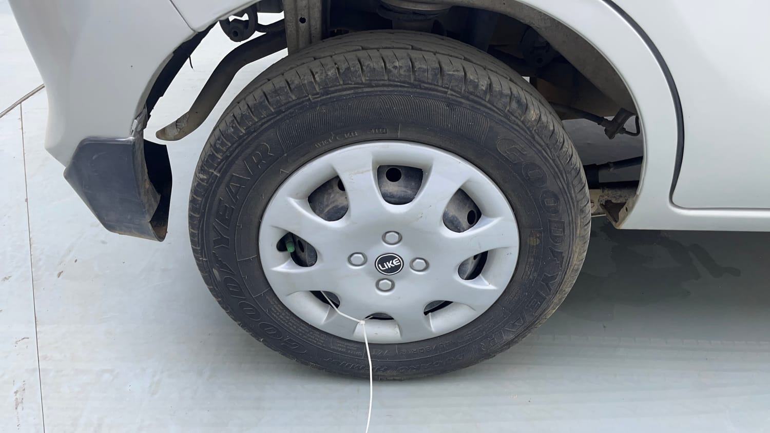 Used 2018 Maruti Suzuki Alto 800 LXi (O) Petrol Manual tyres RIGHT REAR TYRE RIM VIEW