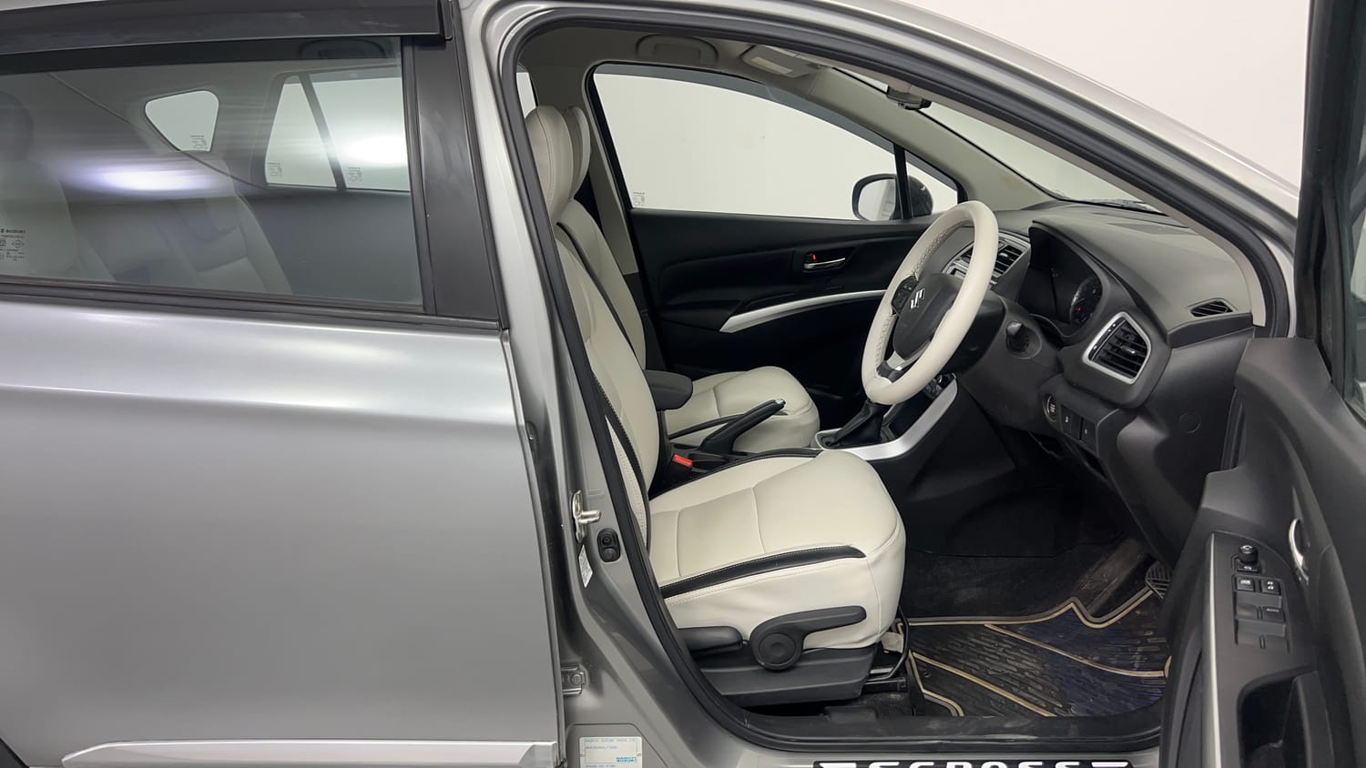 Used 2022 Maruti Suzuki S-Cross Alpha AT Petrol Automatic interior RIGHT SIDE FRONT DOOR CABIN VIEW