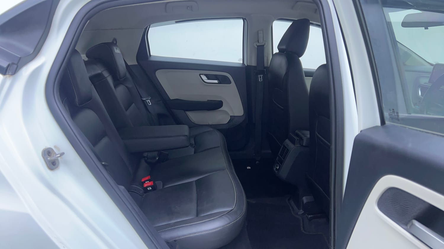 Used 2022 Tata Altroz XZ Plus Diesel Diesel Manual interior RIGHT SIDE REAR DOOR CABIN VIEW