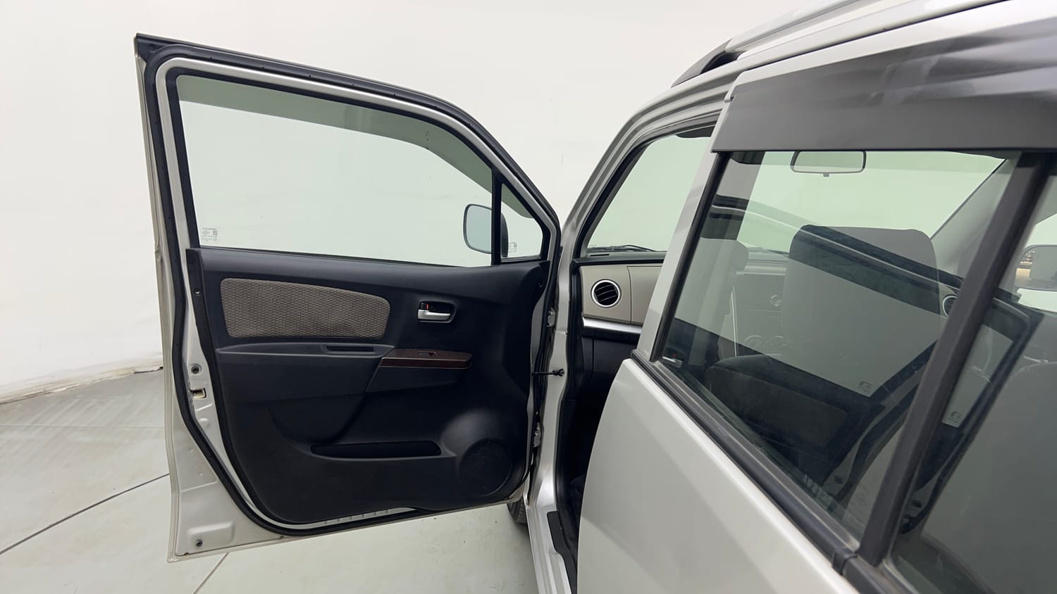 Used 2016 Maruti Suzuki Wagon R LXI Petrol Manual interior LEFT FRONT DOOR OPEN VIEW