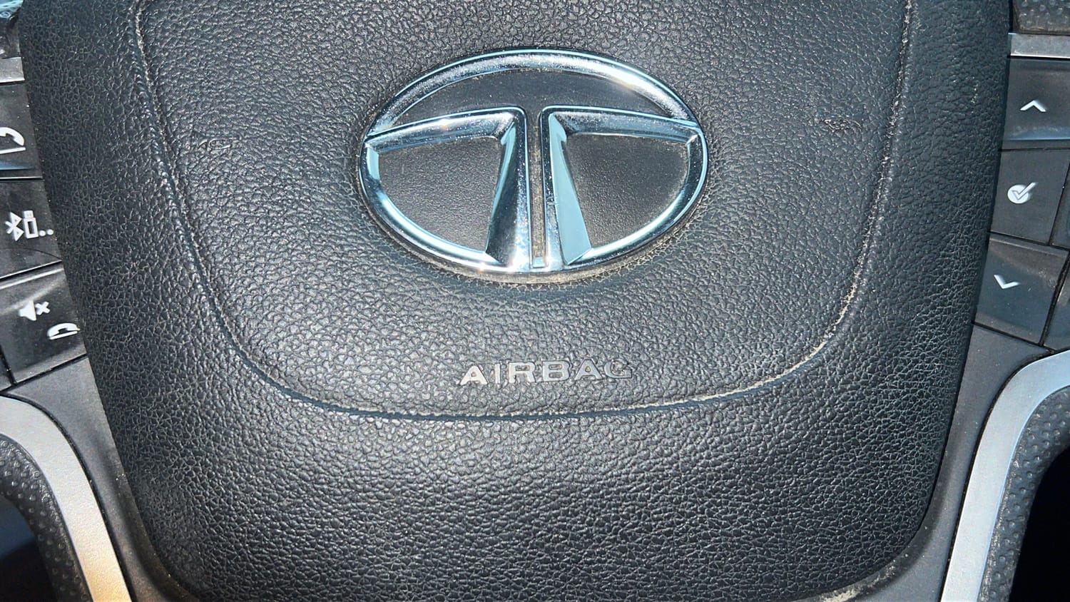 Used 2021 Tata Harrier XZA Plus Dual Tone Diesel Automatic top_features Airbags