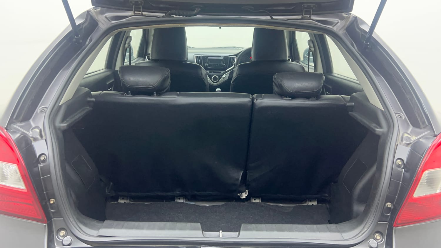 Used 2017 Maruti Suzuki Baleno Delta 1.2 Petrol Manual interior DICKY INSIDE VIEW