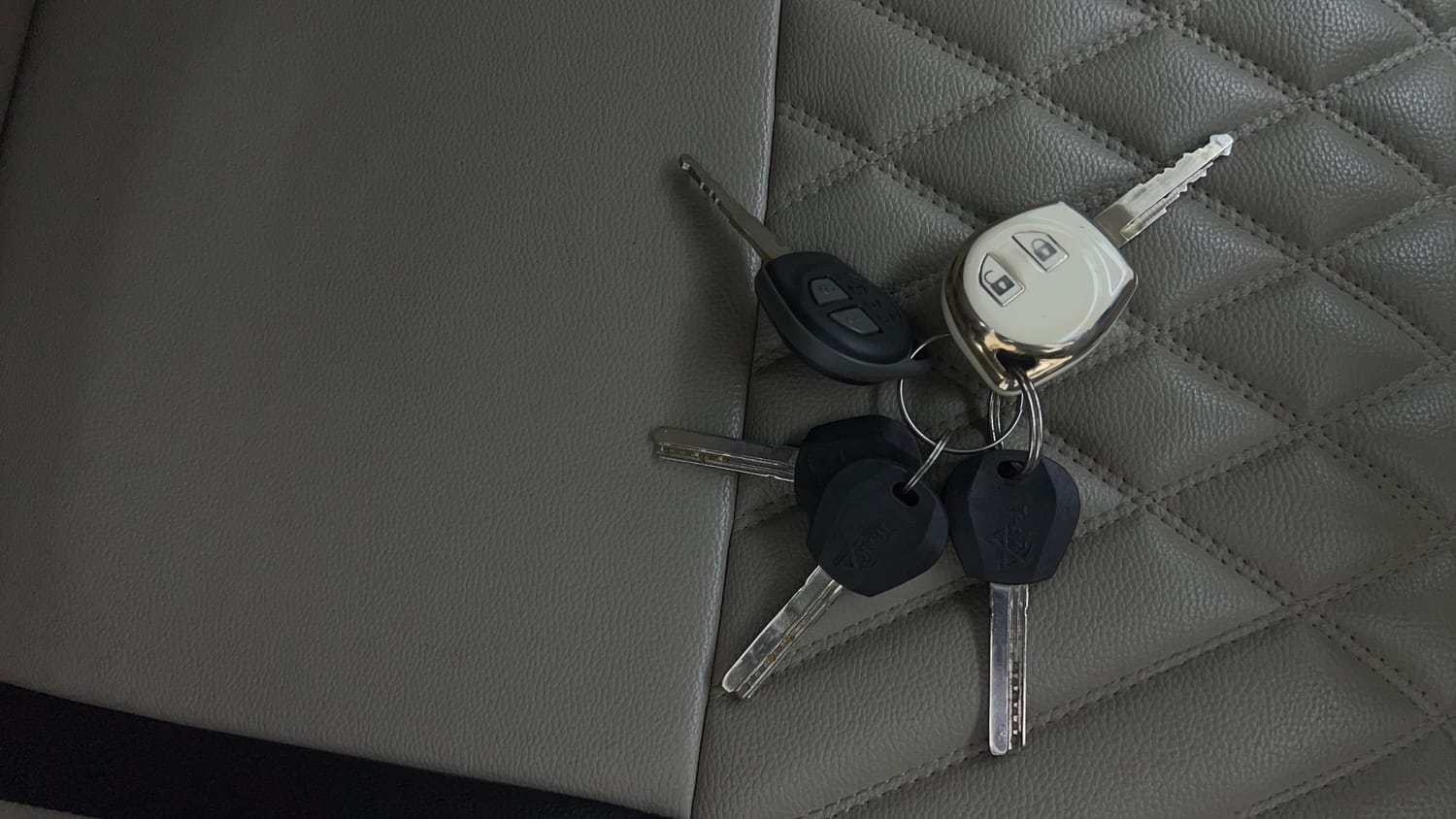 Used 2023 Maruti Suzuki Wagon R VXI 1.0 Petrol Manual extra CAR KEY VIEW