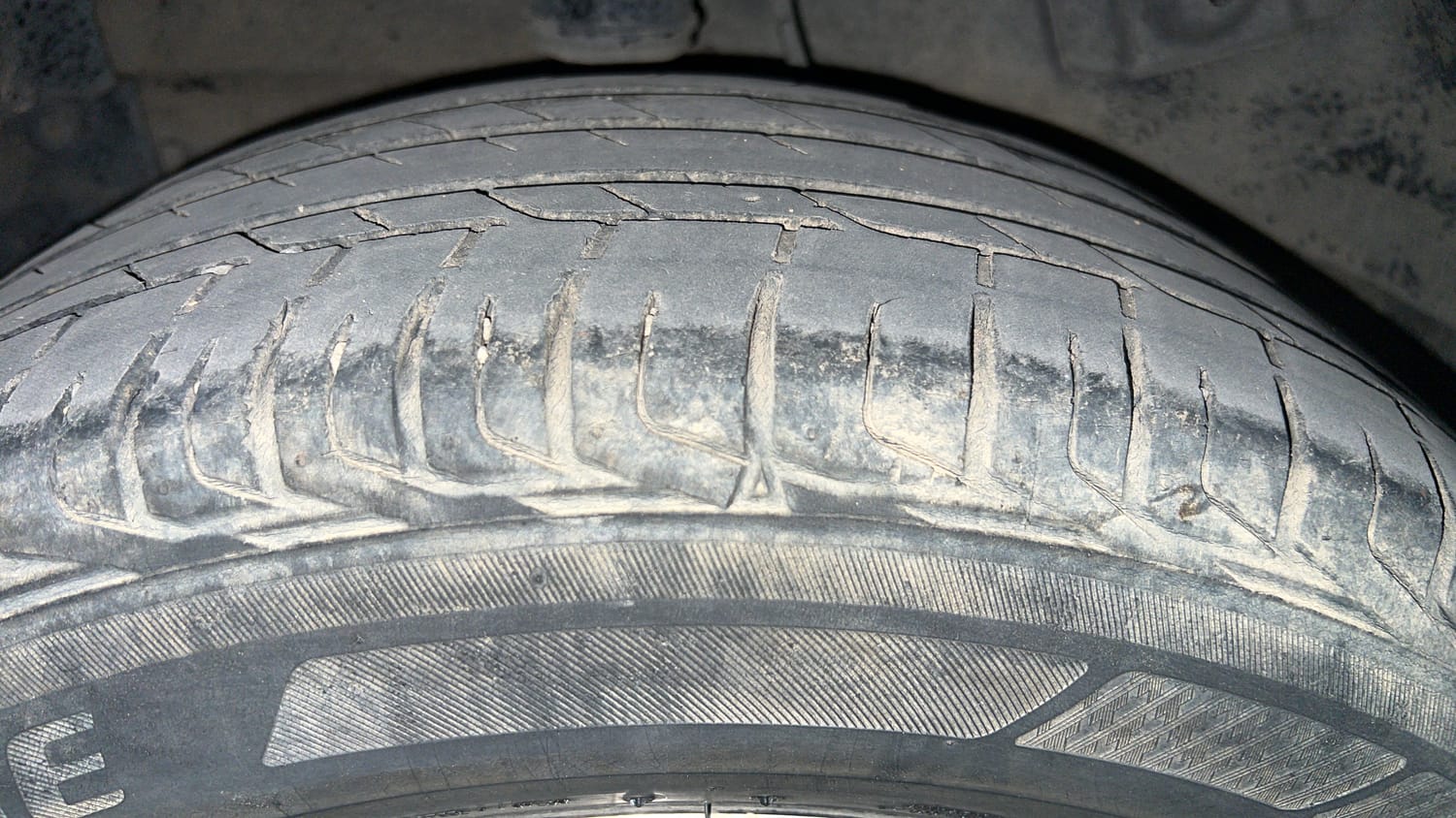 Used 2021 Tata Nexon XZA Plus Petrol Automatic tyres RIGHT REAR TYRE TREAD VIEW