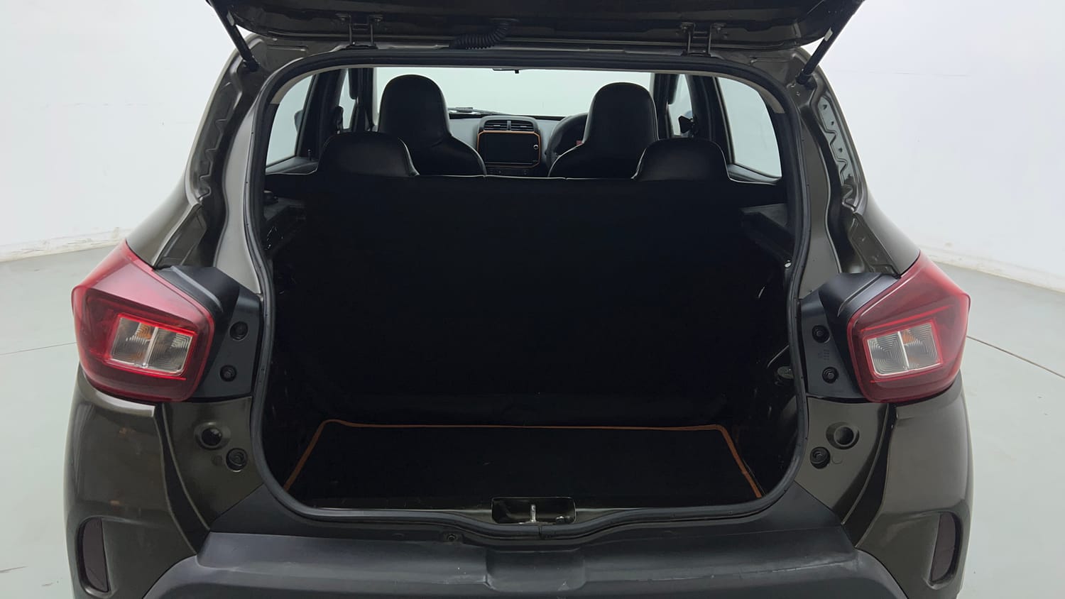 Used 2020 Renault Kwid CLIMBER 1.0 Petrol Manual interior DICKY INSIDE VIEW