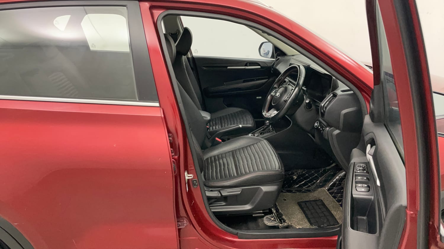 Used 2020 Kia Sonet GTX Plus 1.0 DCT Petrol Automatic interior RIGHT SIDE FRONT DOOR CABIN VIEW