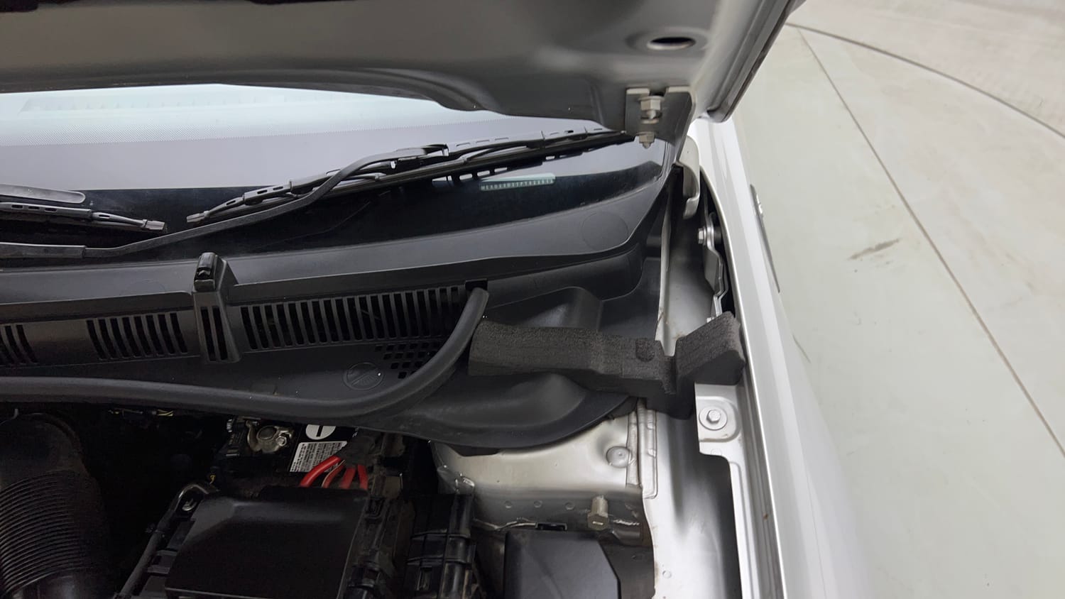 Used 2023 Volkswagen Virtus GT Plus 1.5 TSI EVO DSG Petrol Automatic engine ENGINE LEFT SIDE HINGE & APRON VIEW