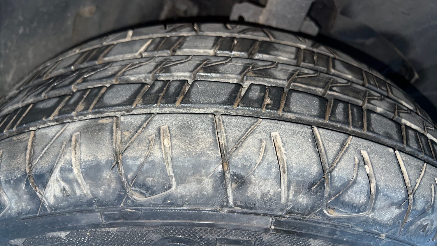 Used 2018 Renault Duster RXL Petrol Petrol Manual tyres RIGHT FRONT TYRE TREAD VIEW