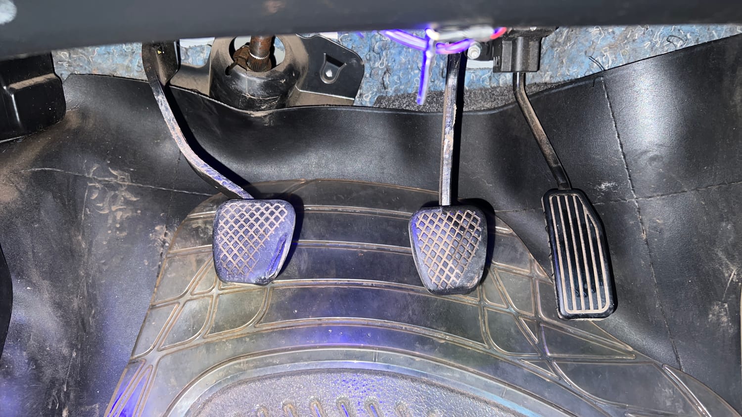 Used 2013 Honda Amaze 1.2 S i-VTEC Petrol Manual interior PEDALS VIEW