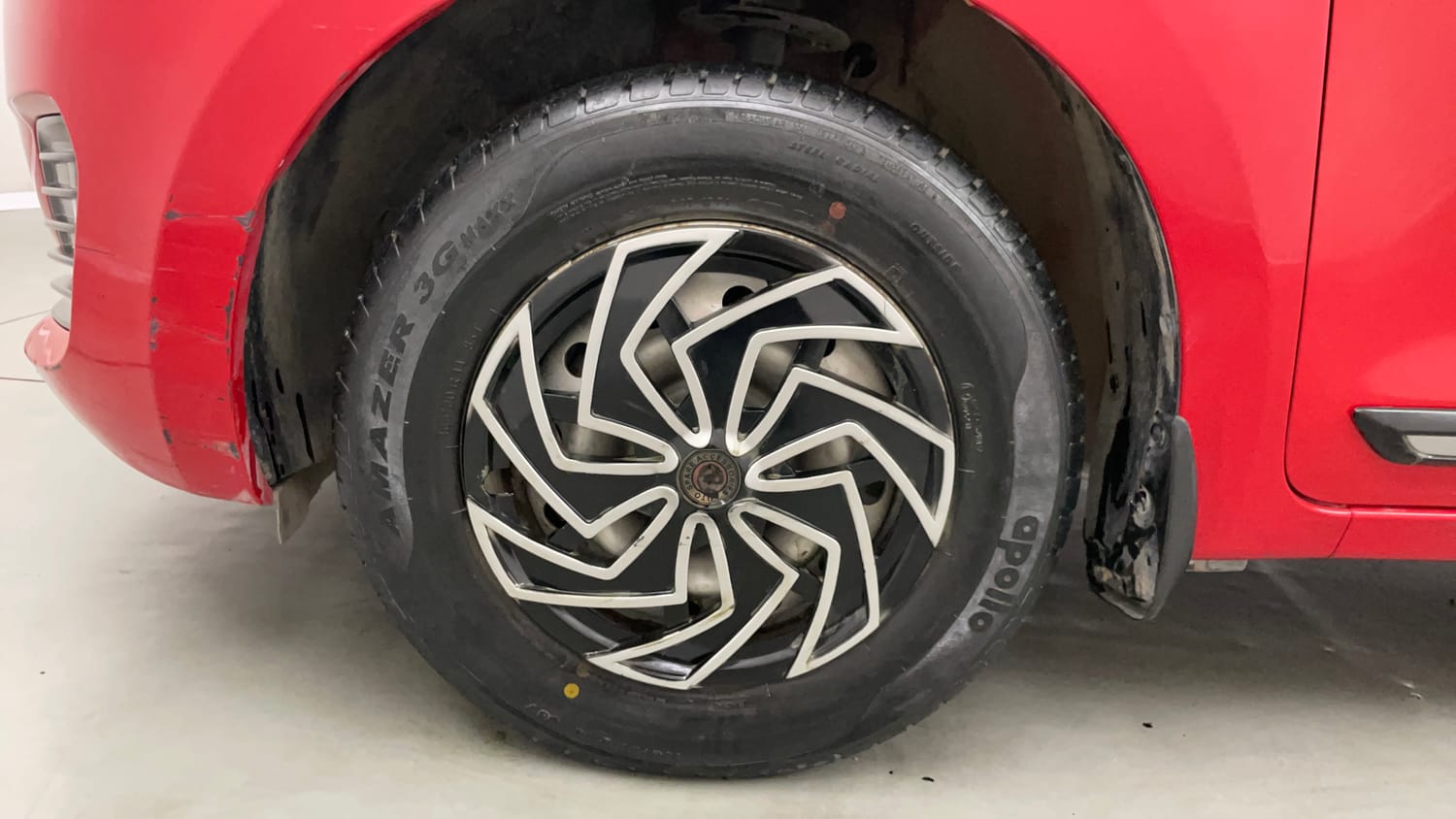 Used 2019 Maruti Suzuki Swift LXi Petrol Manual tyres LEFT FRONT TYRE RIM VIEW