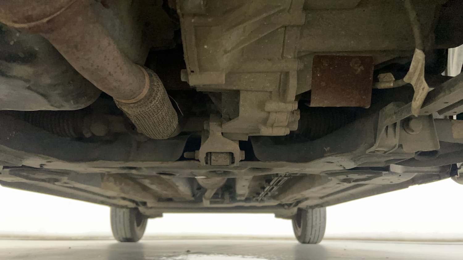 Used 2023 Tata Punch Camo Accomplished AMT Petrol Automatic extra FRONT LEFT UNDERBODY VIEW