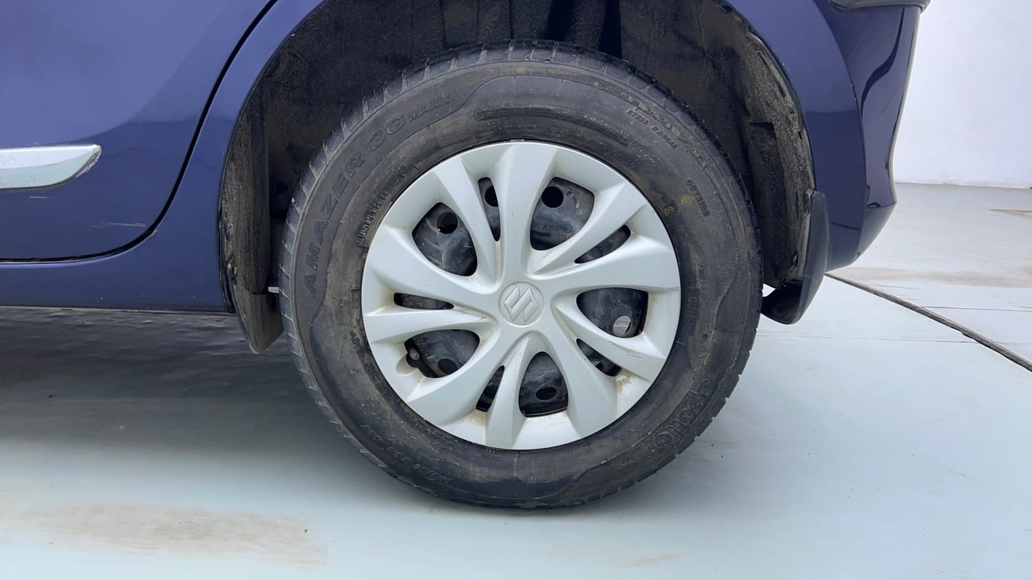 Used 2019 Maruti Suzuki Swift VXi AMT Petrol Automatic tyres LEFT REAR TYRE RIM VIEW