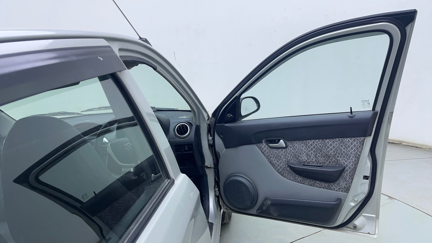 Used 2018 Maruti Suzuki Alto 800 LXi (O) Petrol Manual interior RIGHT FRONT DOOR OPEN VIEW