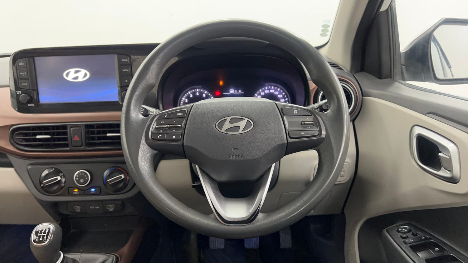 Used 2023 Hyundai Aura SX 1.2 CNG Cng Manual interior STEERING VIEW