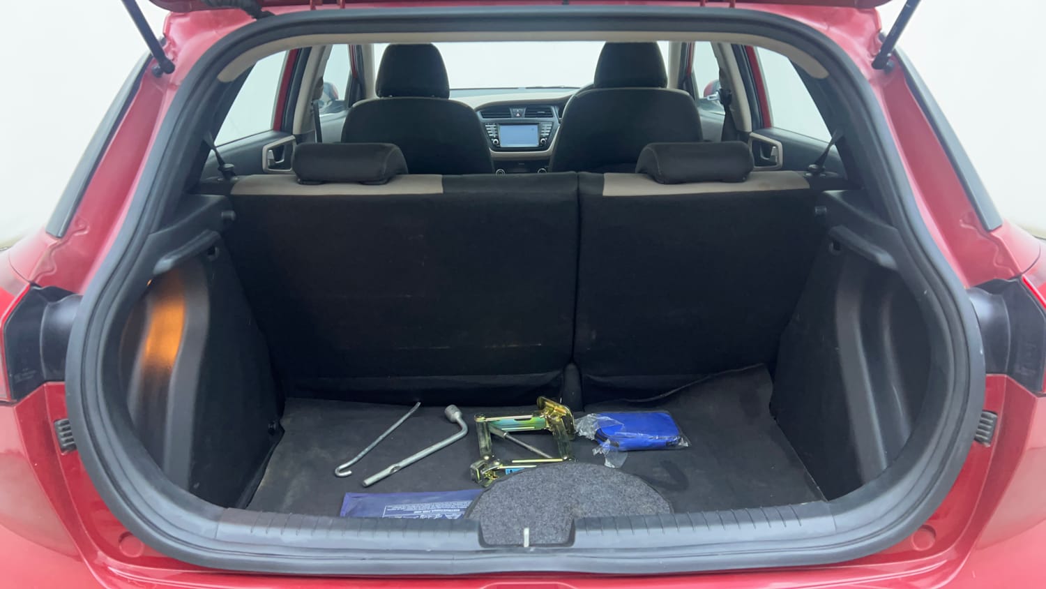 Used 2017 Hyundai Elite i20 Asta 1.2 Petrol Manual interior DICKY INSIDE VIEW